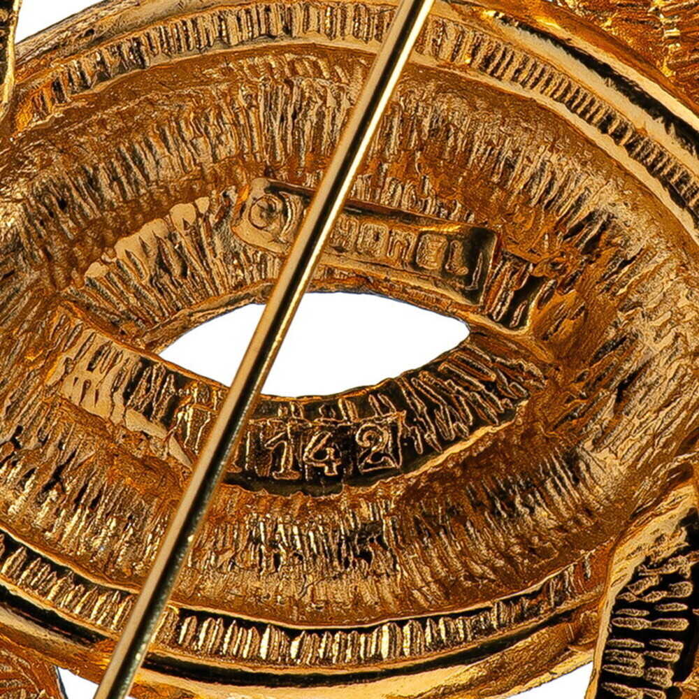 CHANEL Red Logo Brooch - Picture 4 of 4